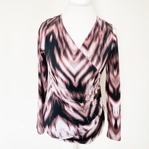 Karen Kane v-neck patterned top size s